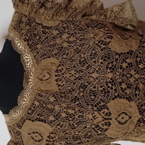 Adiva olive color lace ruffle sheer top Sz XS So so cute! - Picture 4 of 10